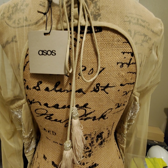 Gorgeous Short Romper - Picture 4 of 5